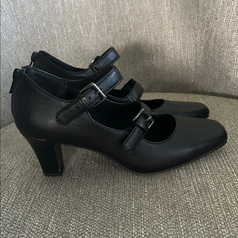 Easy Street Willis Mary Jane Heels